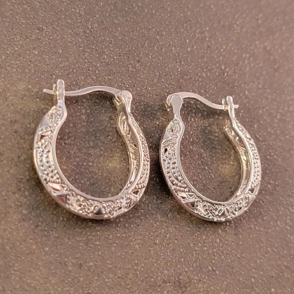 Silver Textured 1" Hoop Earrings - Picture 4 of 5